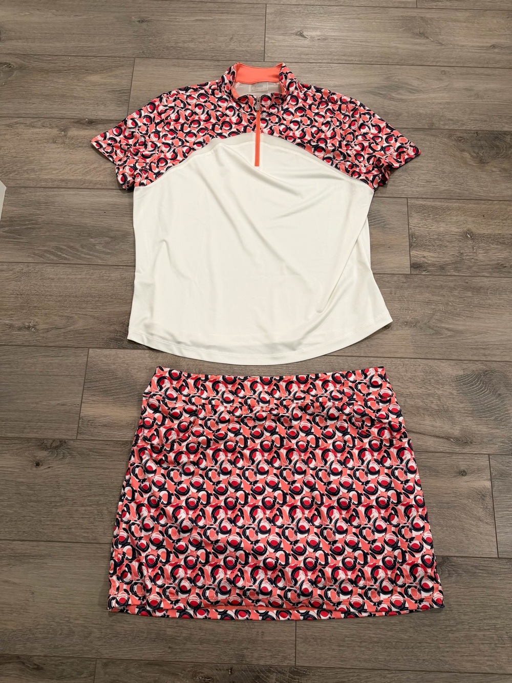 Head Women's White and Coral Pink Patterned Skort Set